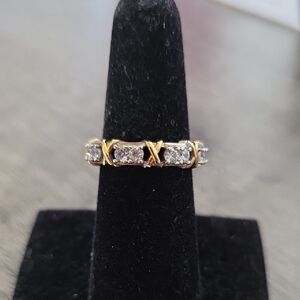 Elegant Gold and Silver Women's Ring